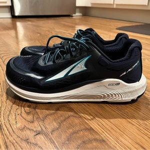 Altra Women’s Paradigm 6